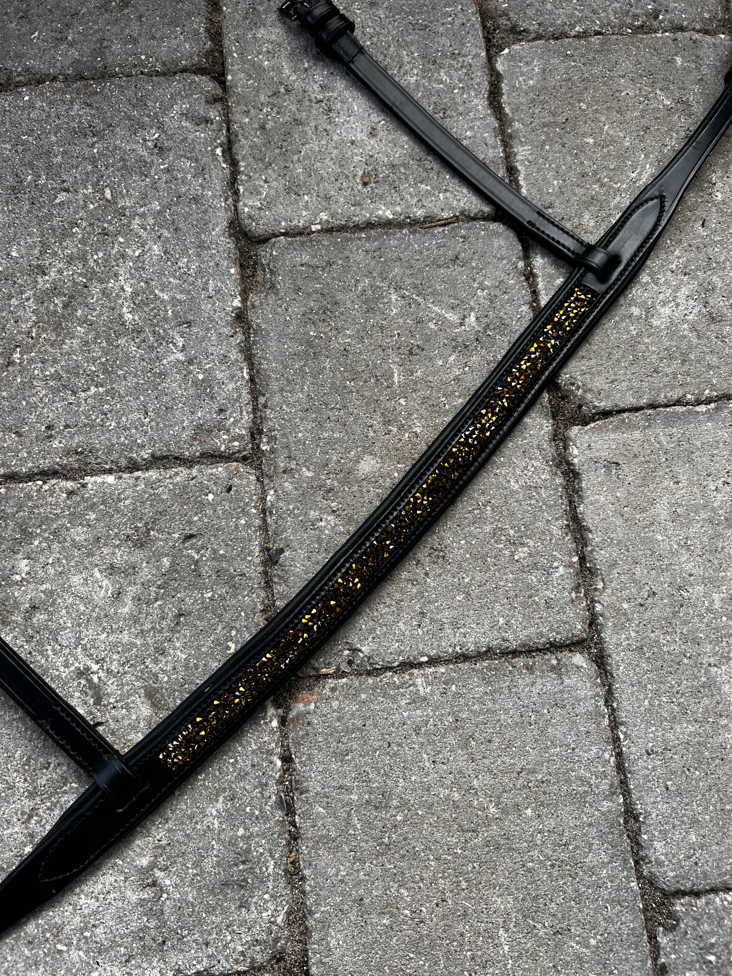 PH deluxe engelsk næserem rockcrystal gold - Aríus Icehorse Line