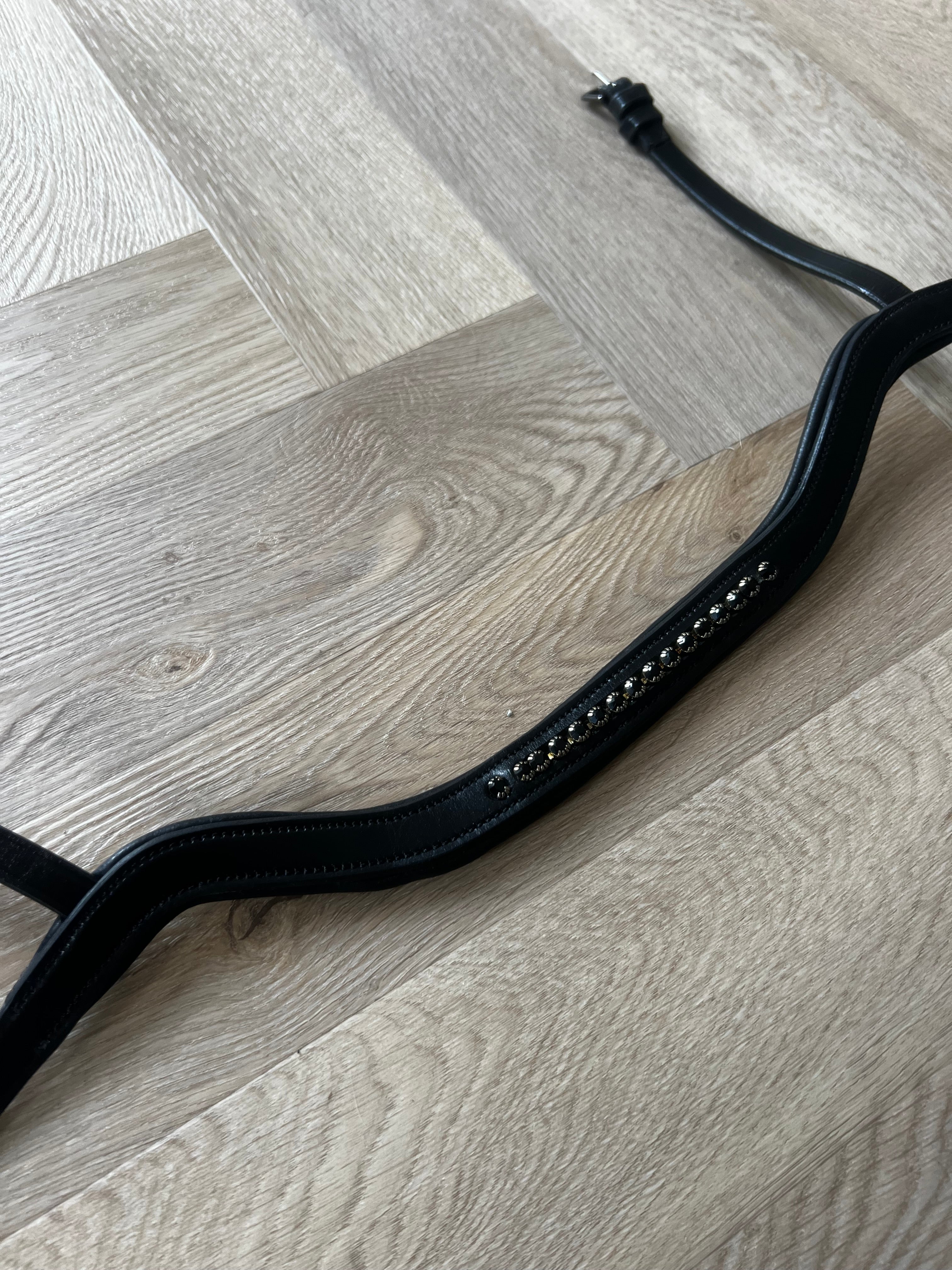 PH deluxe næserem engelsk anatomic “diamond black” - Aríus Icehorse Line