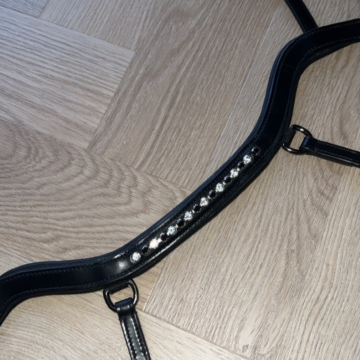 PH deluxe næsebånd "Anatomic" buckle diamond black&white - Aríus Icehorse Line