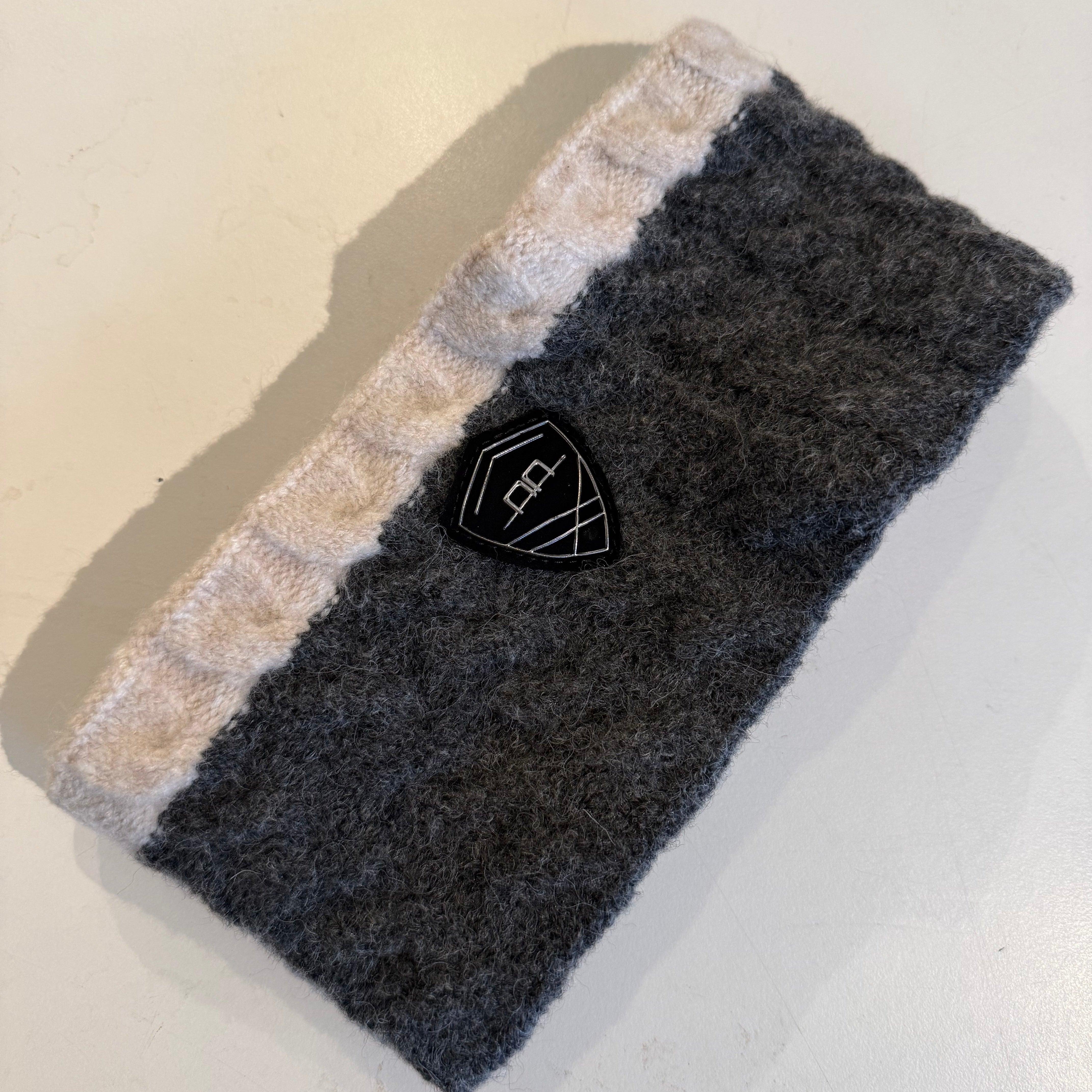 AA platinum monogram headband - Aríus Icehorse Line