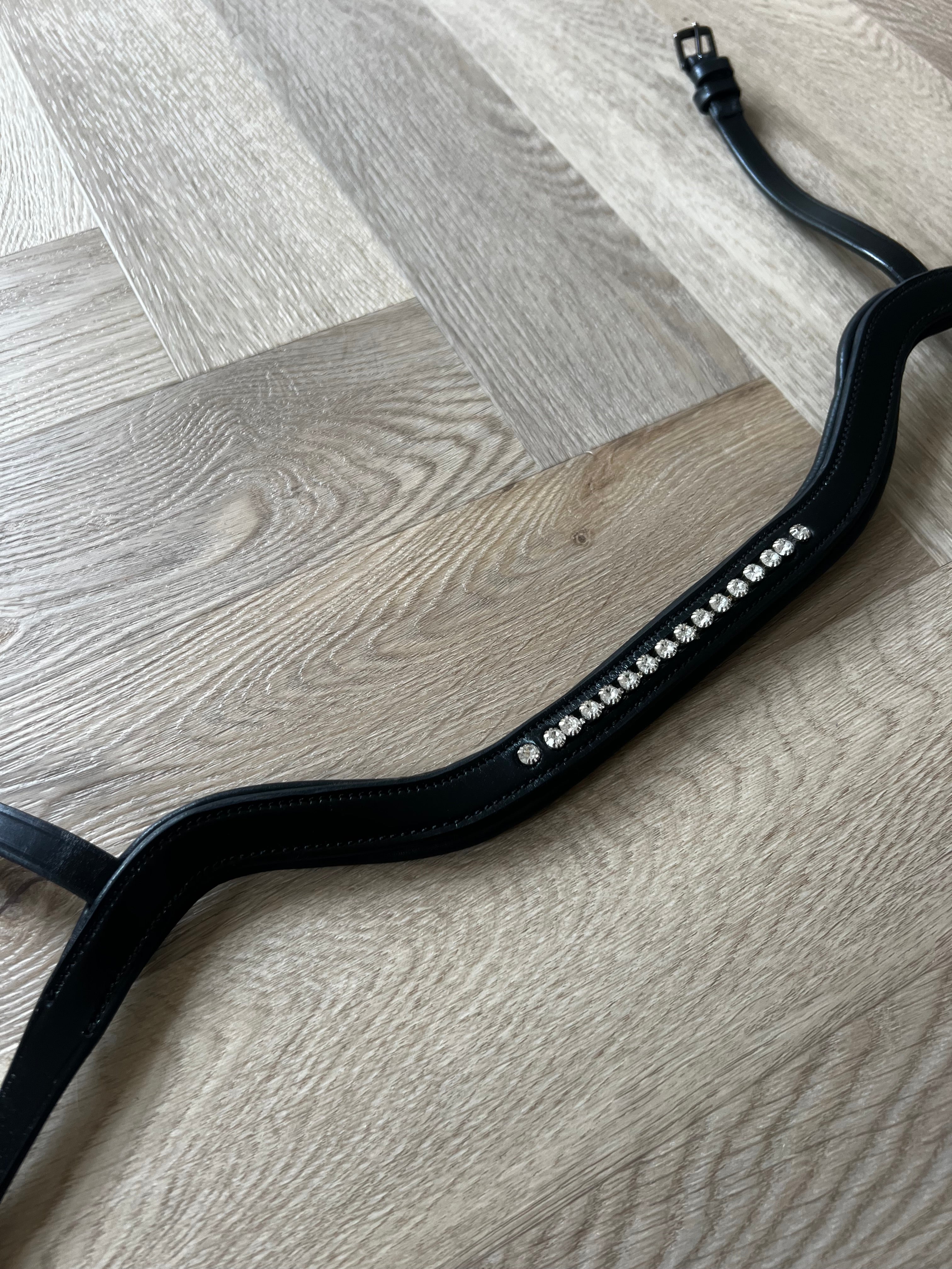 PH deluxe næserem engelsk anatomic “diamond white” - Aríus Icehorse Line