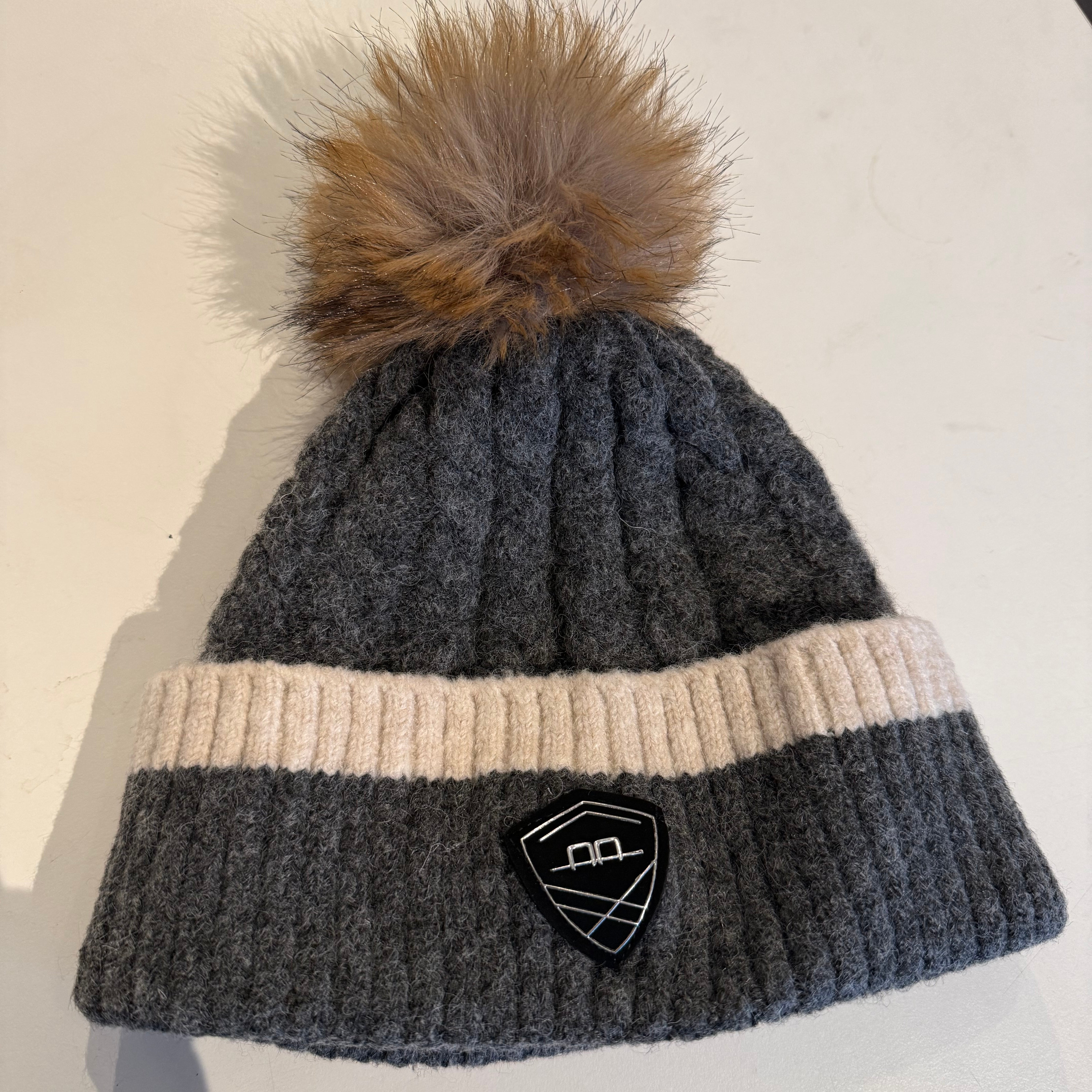 AA platinum monogram pom beanie - Aríus Icehorse Line
