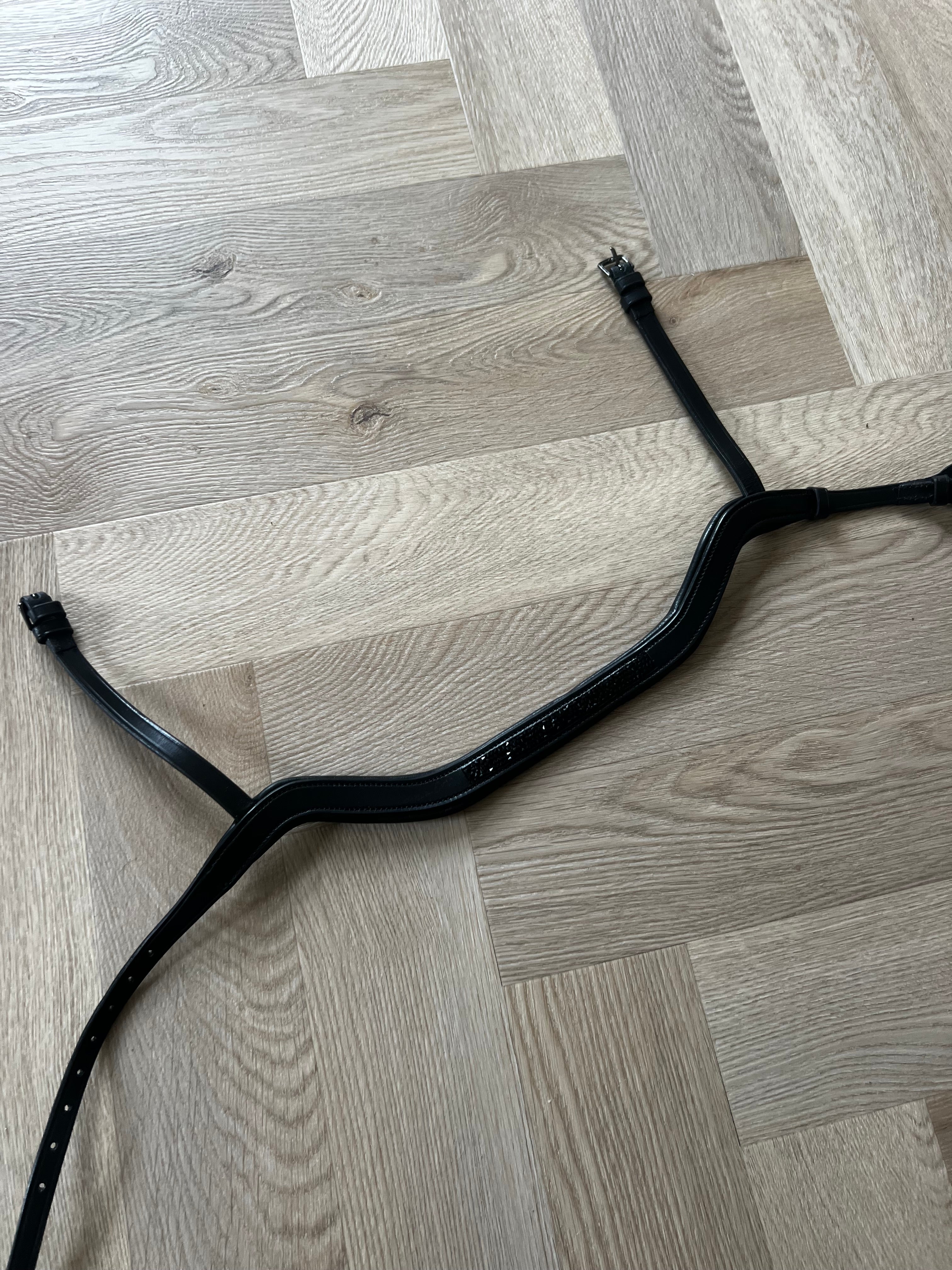 PH deluxe næserem engelsk anatomic rockcrystal black - Aríus Icehorse Line