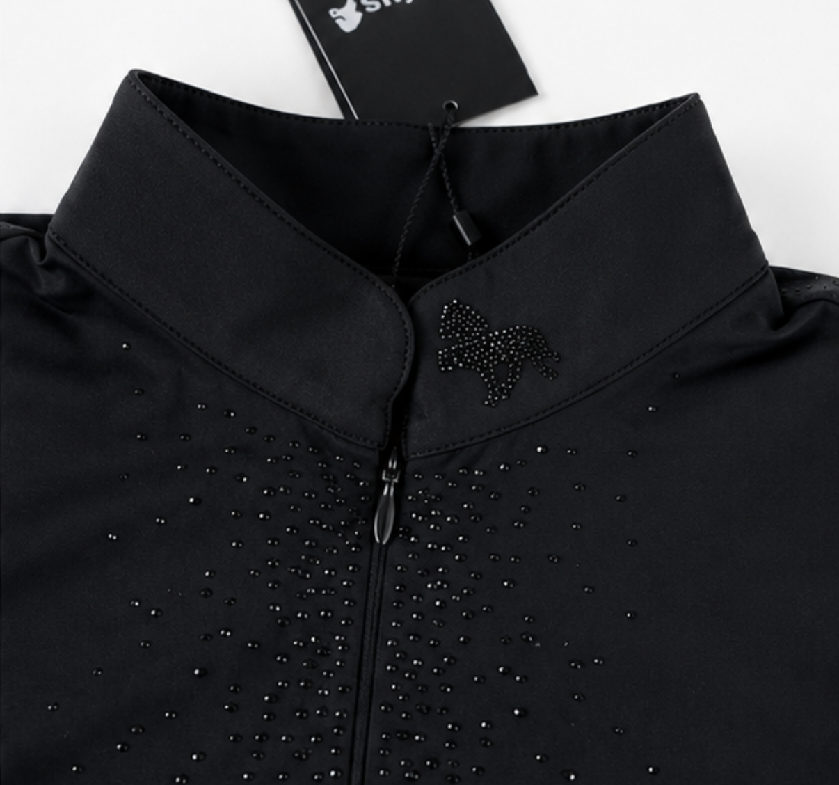 Aríus Swarovski stævnebluse, sort