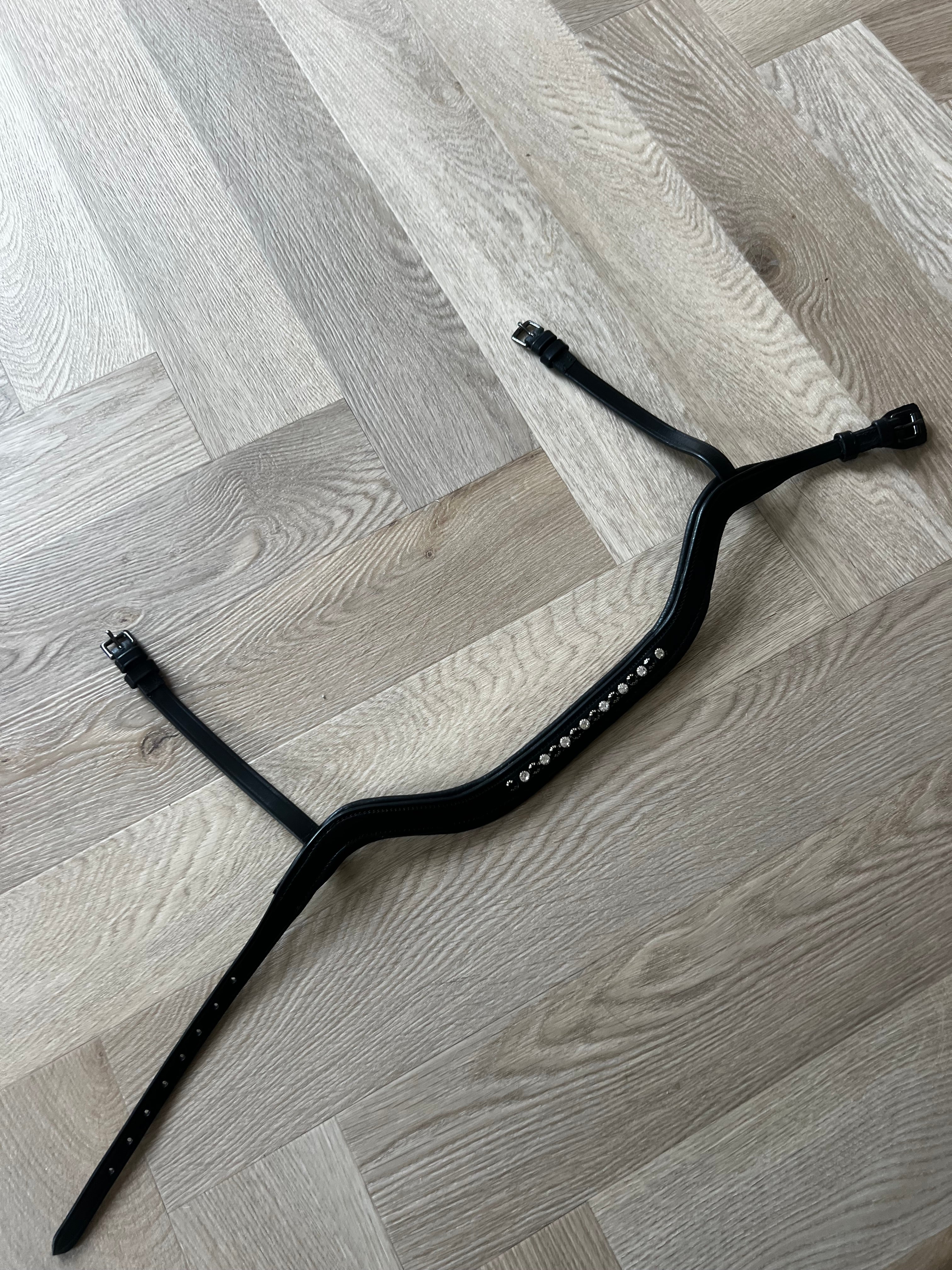 PH deluxe næserem engelsk anatomic “diamond black&white” - Aríus Icehorse Line