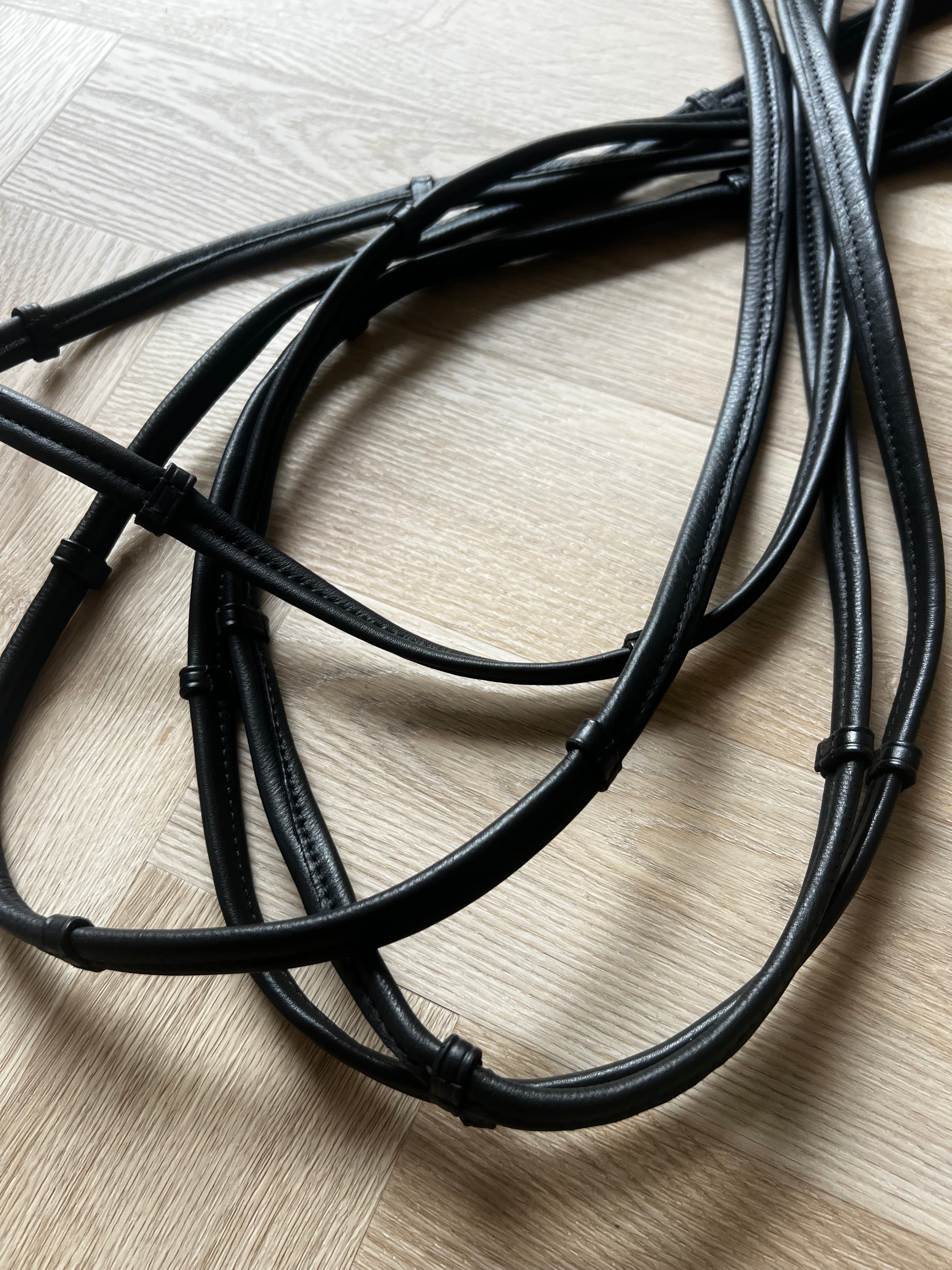 PH Jeanette soft smal lædertøjle BLACK - Aríus Icehorse Line