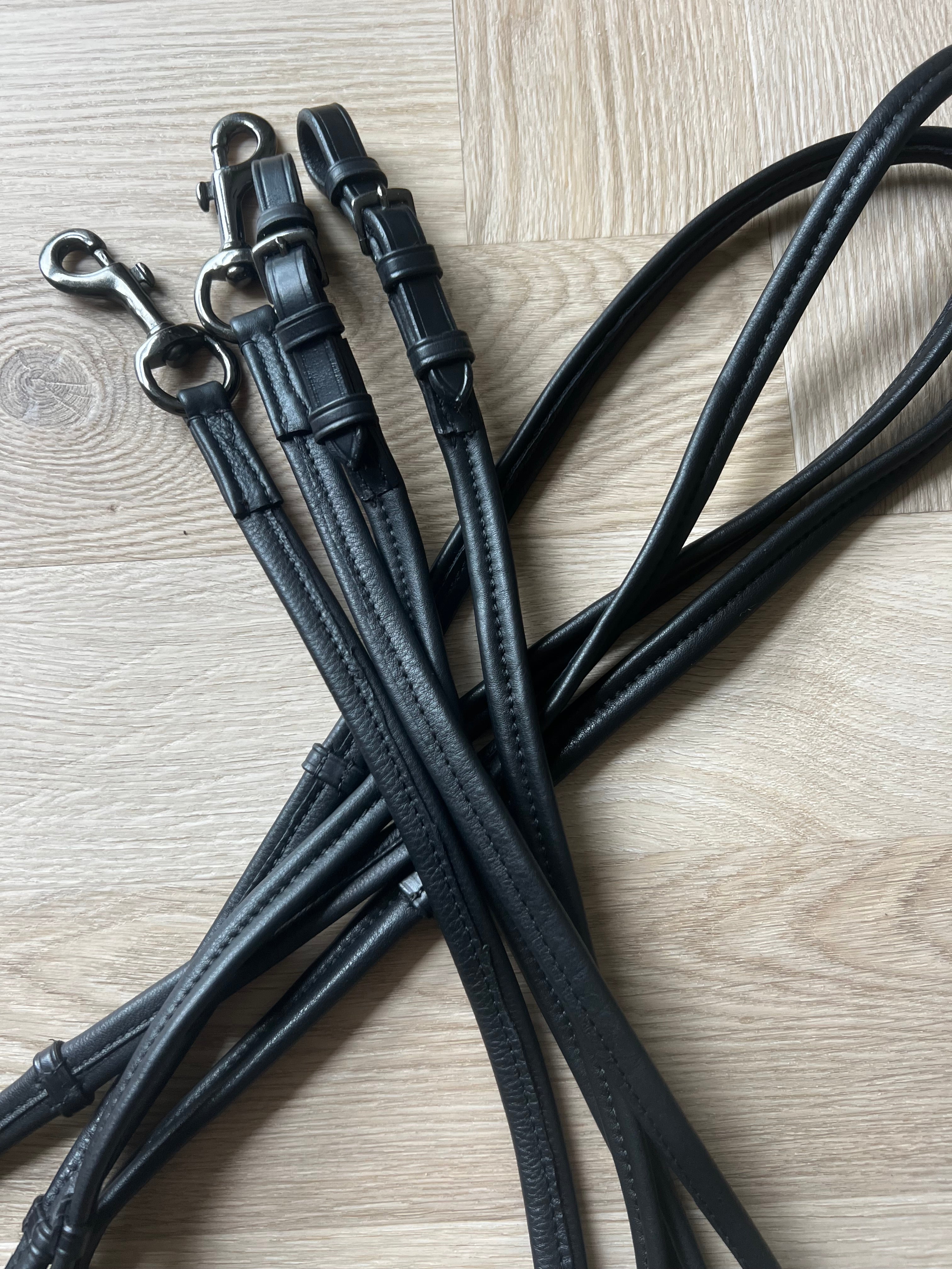 PH Jeanette soft smal lædertøjle BLACK - Aríus Icehorse Line