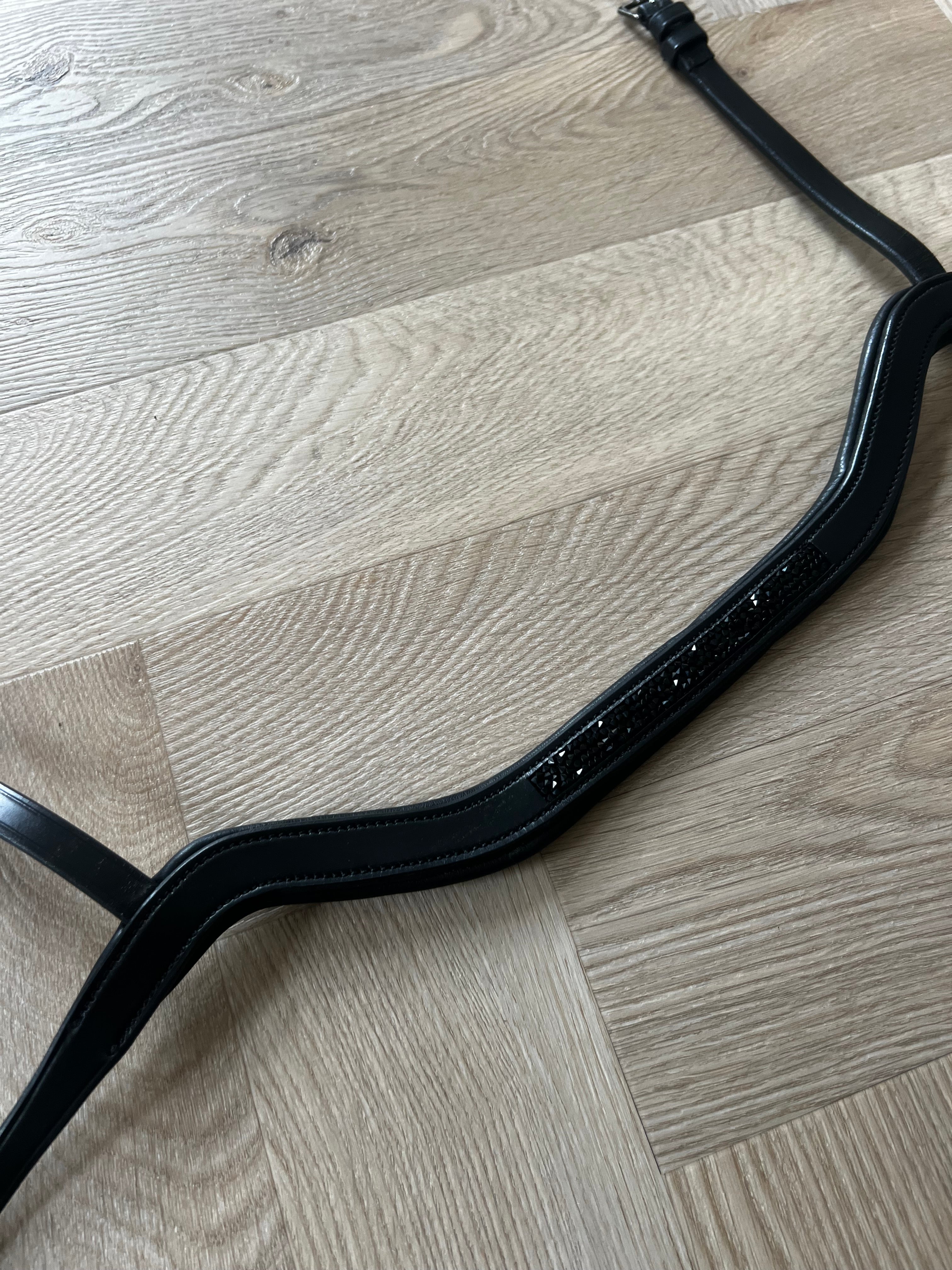 PH deluxe næserem engelsk anatomic rockcrystal black - Aríus Icehorse Line