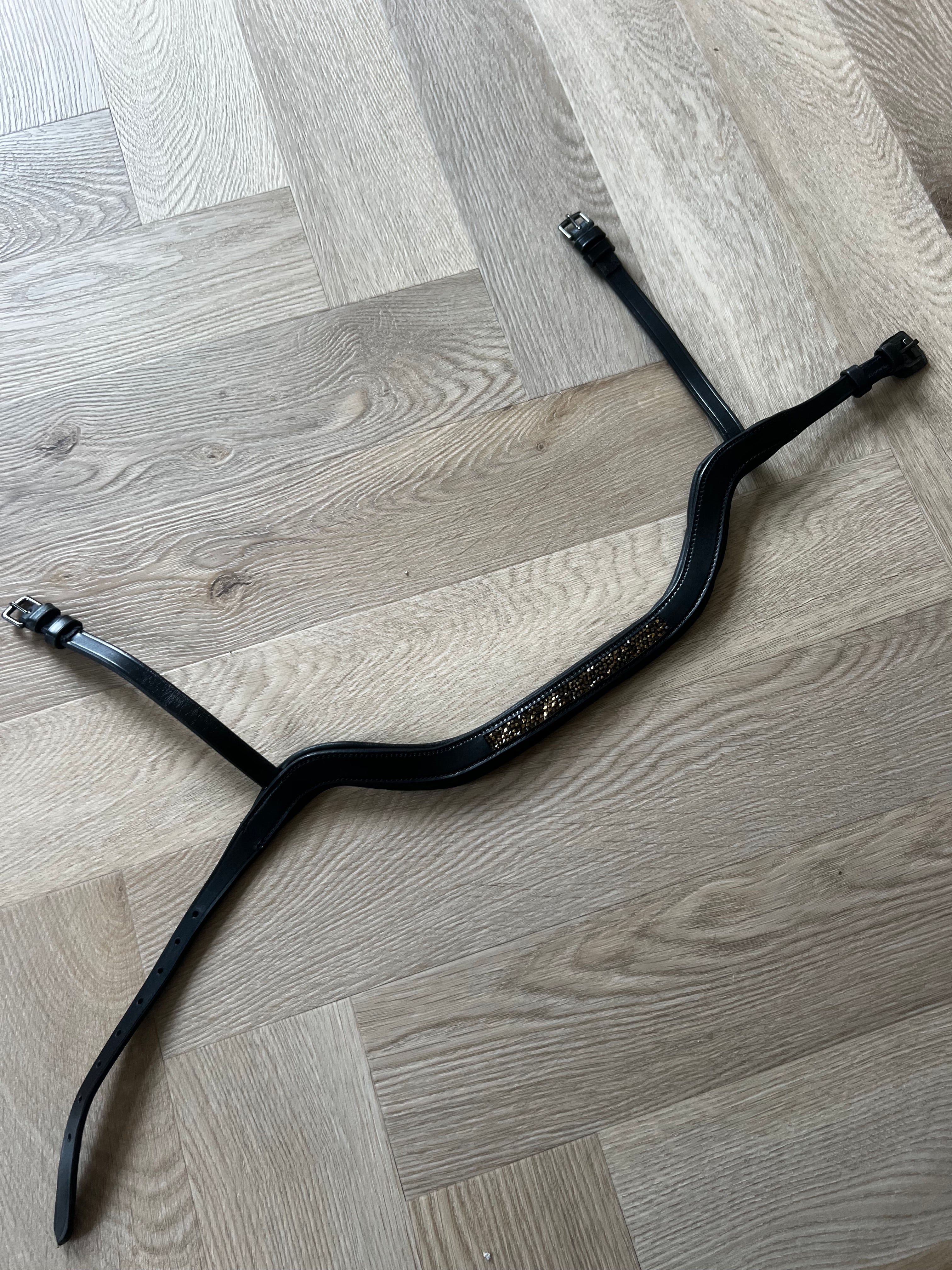 PH deluxe næserem engelsk anatomic rockcrystal gold - Aríus Icehorse Line