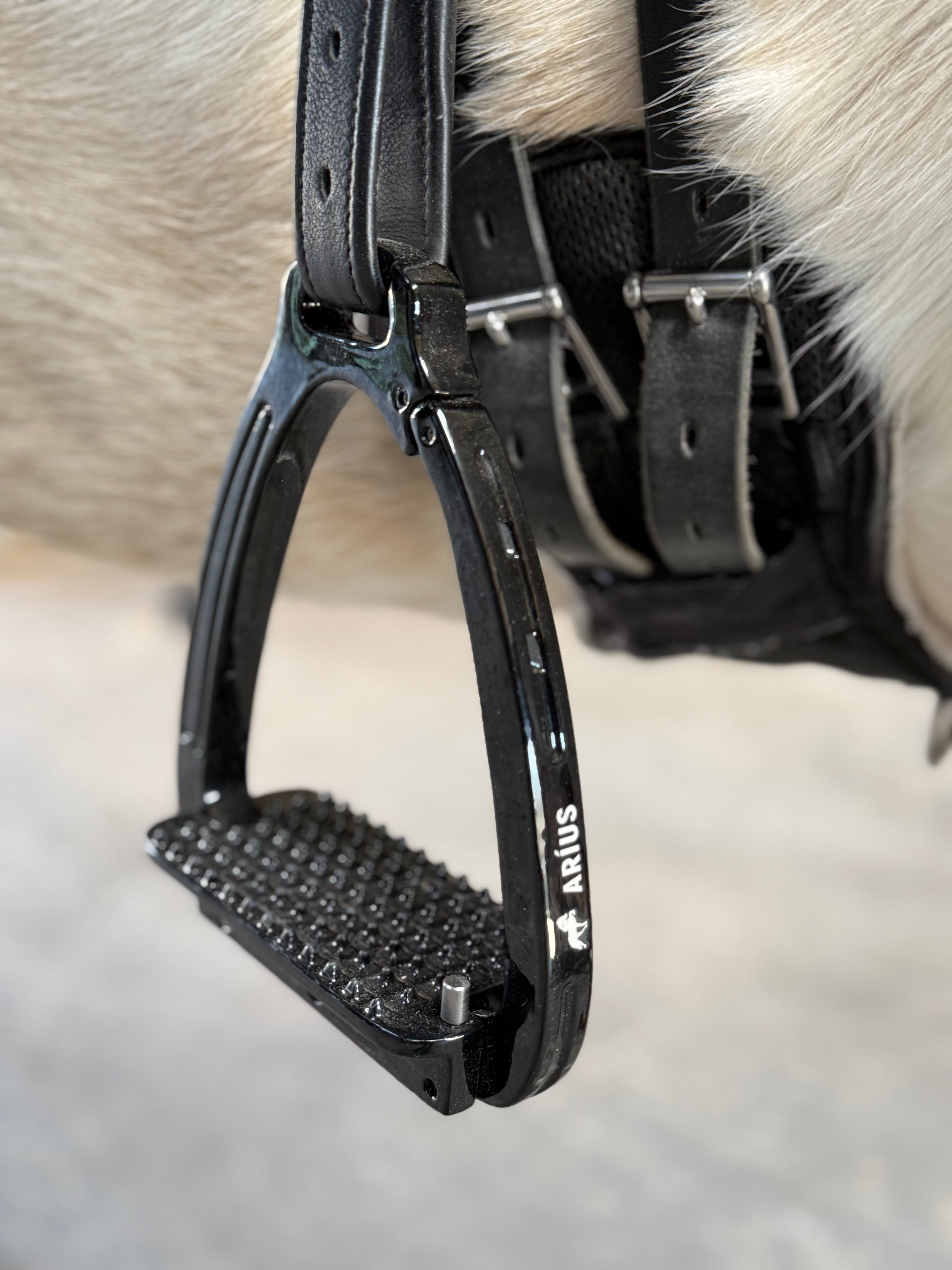 Aríus safety stigbøjler, sort - Aríus Icehorse Line