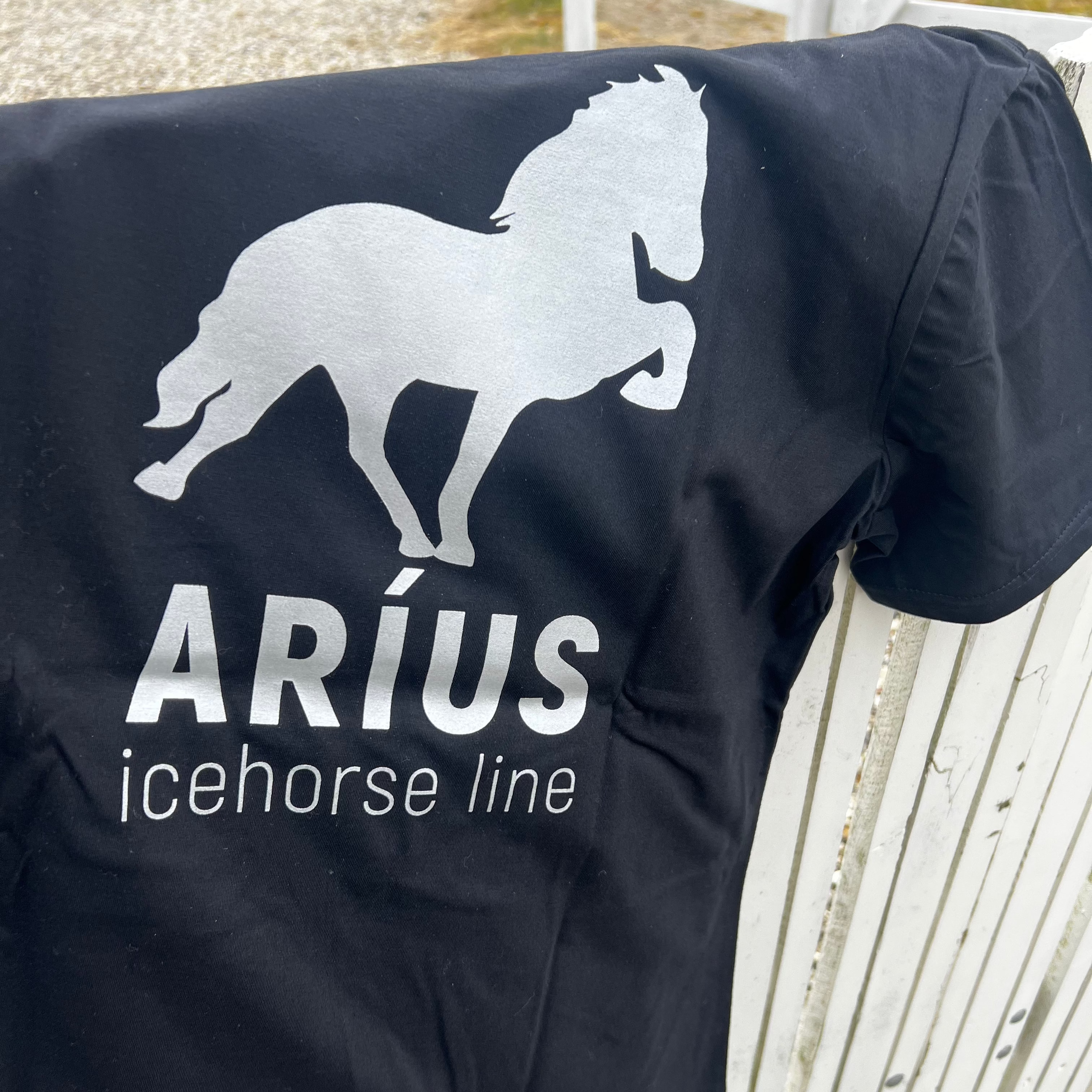 Aríus t-shirt kortærmet, heste logo ryg - Aríus Icehorse Line