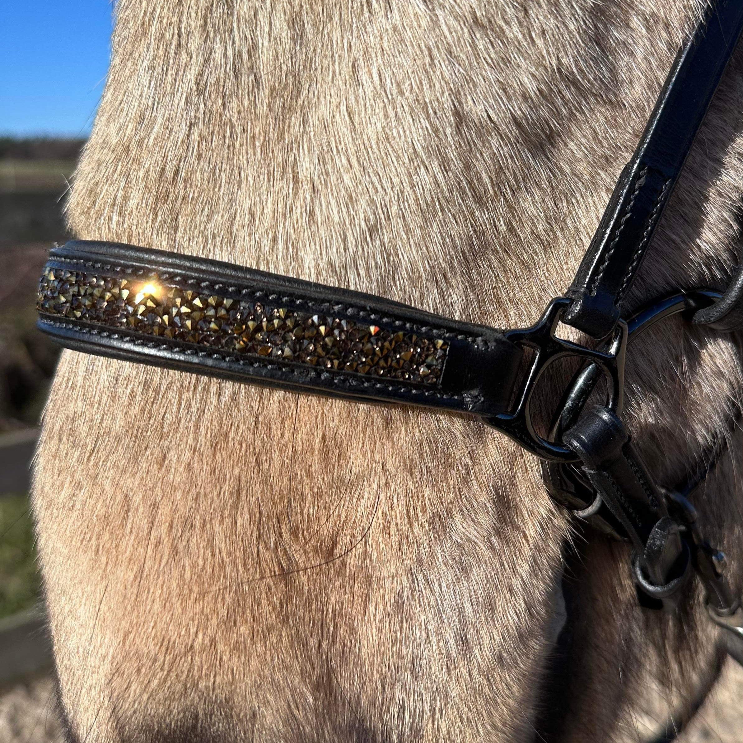 PH deluxe hannoveransk næserem rockcrystal gold - Aríus Icehorse Line