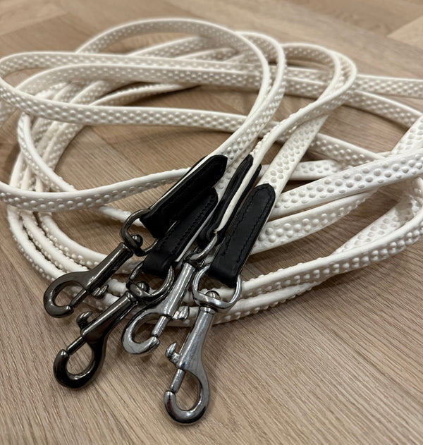 PH LUXURY WHITE biothane reins with dots without stoppers, carabiners