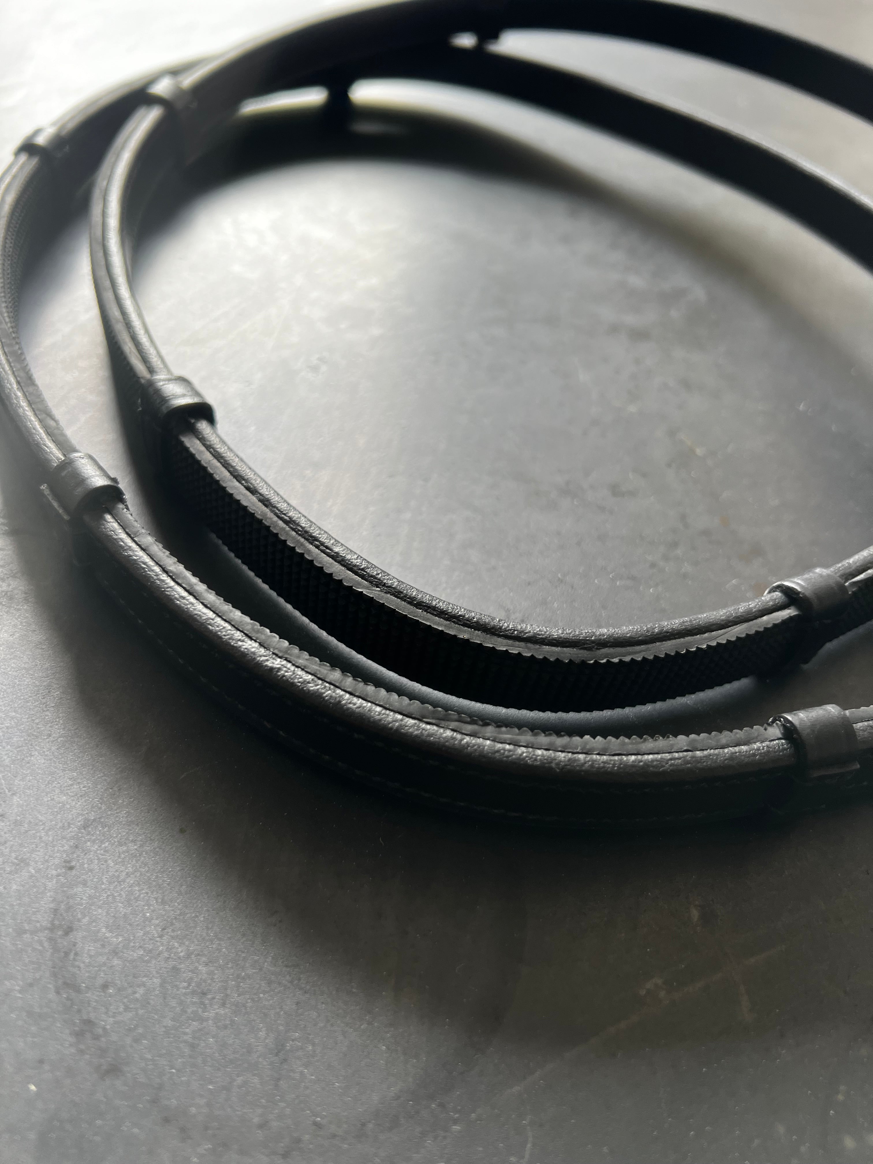 PH luksus BRED læder griptøjle med stoppere BLACK - Aríus Icehorse Line