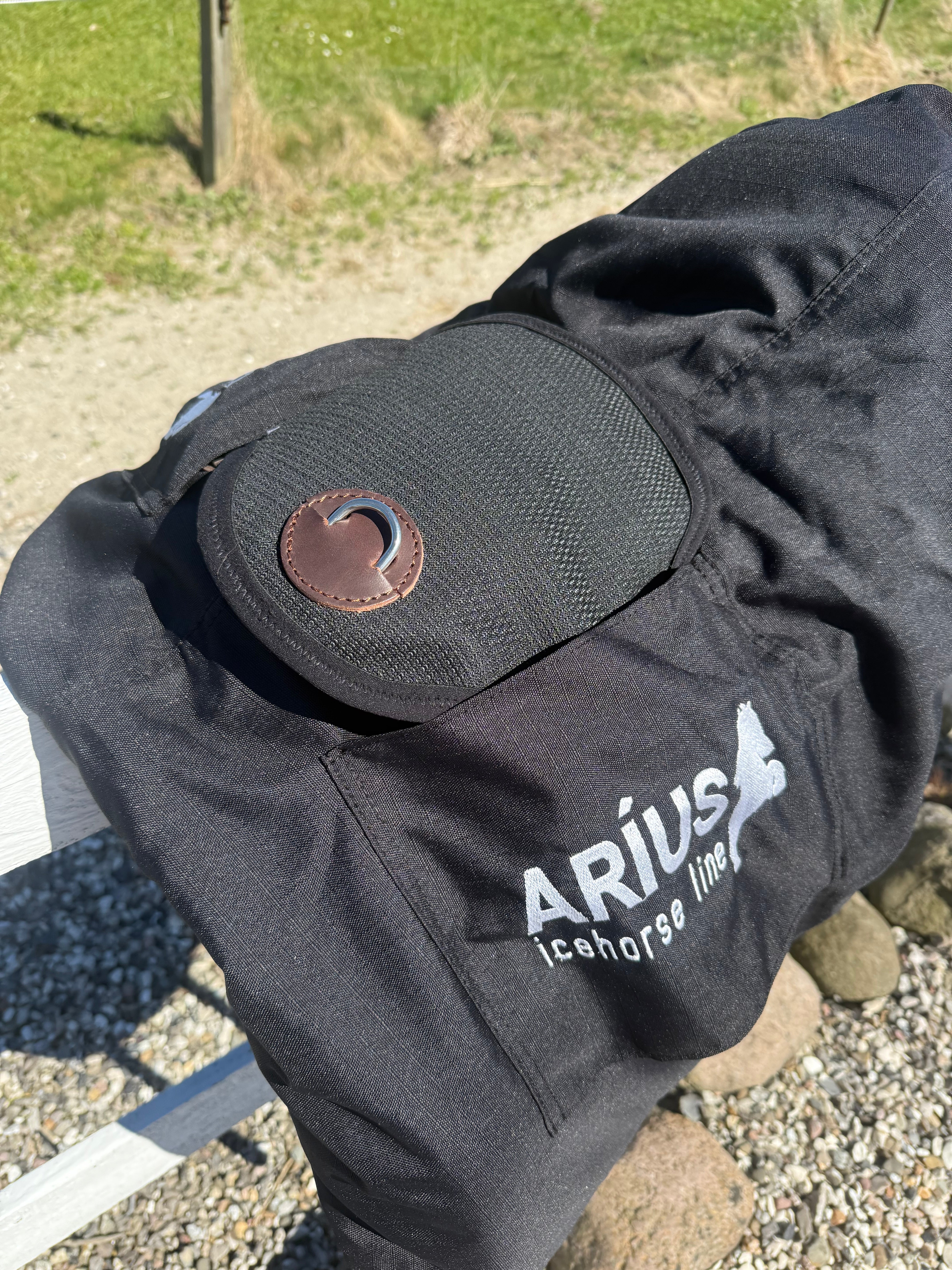Aríus luksus sadelovertræk med lomme til gjord