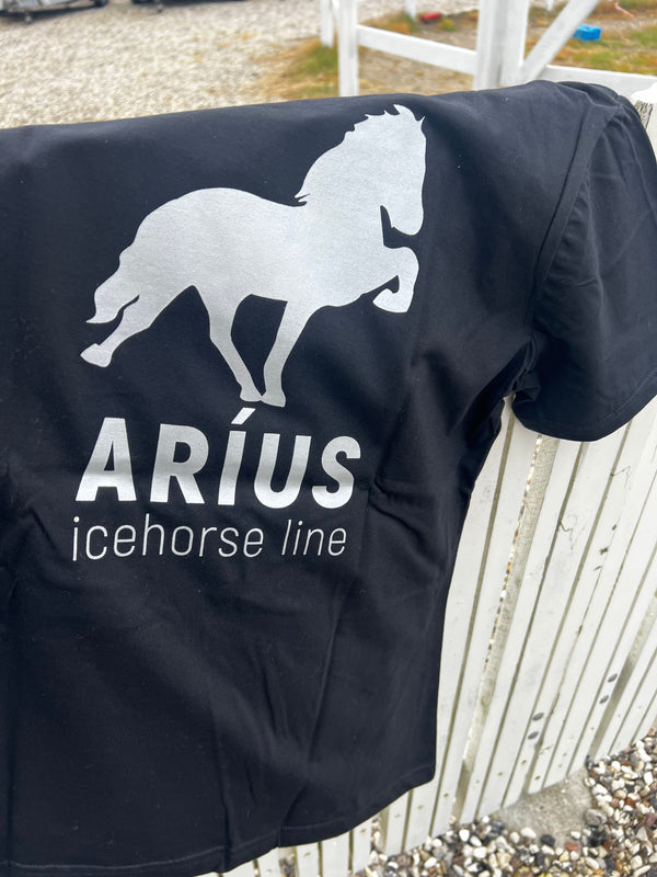Aríus t-shirt kortærmet, heste logo ryg - Aríus Icehorse Line
